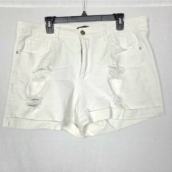 Dollhouse Plus 18W White Distressed Denim Shorts - Picture 1 of 11